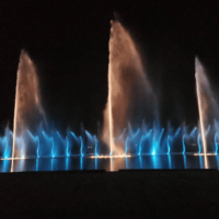 Fontaine Musicale Flottante avec Lumières LED Multicolores en Acier Inoxydable 304 de Qualité Commerciale, Contrôle DMX512, Taille Personnalisable pour
