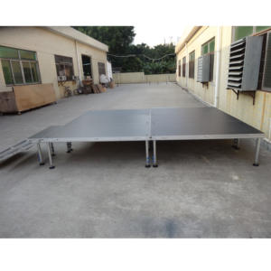 Scène de spectacle extérieure portable en aluminium léger, réglable en hauteur, avec plateforme en contreplaqué antidérapante et montage facile - Product Image 1