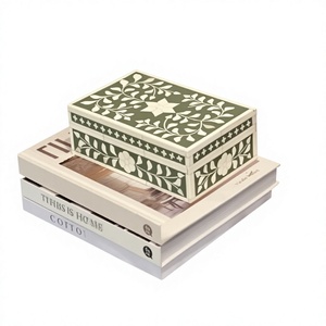Nouvelle boîte de rangement rectangulaire en résine et MDF, design moderne, faite à la main avec incrustations en résine et nacre, étui à bijoux artisanal pour la décoration intérieure ou comme cadeau - Product Image 1