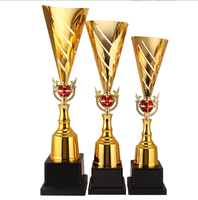 Jeux pour enfants Trophée de récompense en métal plaqué or personnalisé imprimé en typographie en gros par le fabricant pour les cadeaux de bienvenue