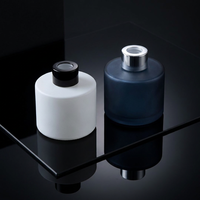 Bouteilles en verre de luxe en gros pour diffuseurs, emballages cosmétiques vides avec bouchons à vis dorés et noirs pour la décoration intérieure