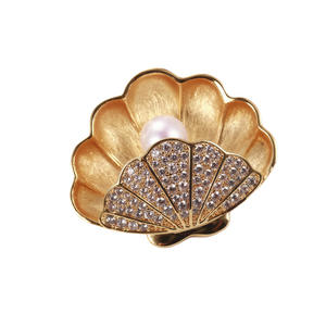 Broche de Perlas de Agua Dulce Elegante y de Lujo de Zhuji, Nuevo Estilo de Concha de Lujo Ligero, Accesorios para Traje y Abrigo, Perla de Agua Dulce Auténtica - Product Image 5