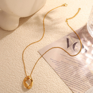 Collier pendentif ovale minimaliste en or, design géométrique, alliage de zinc, bijoux de mode pour femmes XL387G - Product Image 2