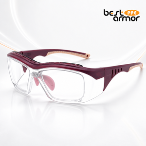 Transparente Schutzbrille mit Seitenschutz, umlaufender Linse und rutschfesten Bügelspitzen für Werkstatt- und Labor-Augenschutz - Product Image 1