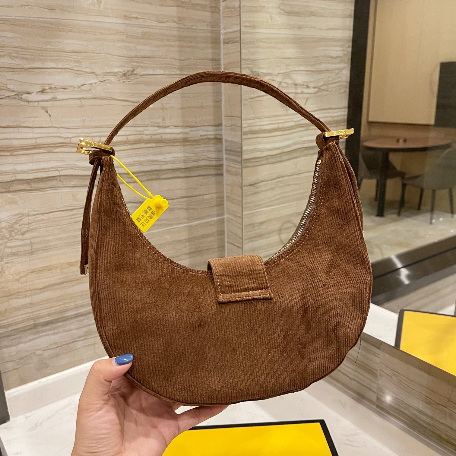 Bolsos piel grano con solapa Venta al por mayor online b2b España