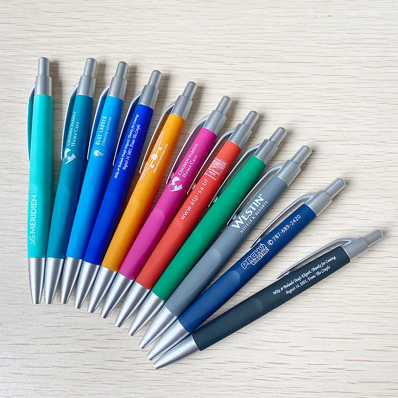 カスタムブランドのプラスチックゴムコーティングされたクリックホテルのプロモーション用の安価なペンカスタムロゴ付きのギフトペン