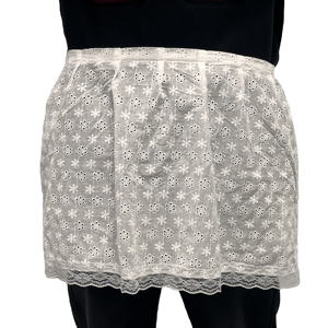 Joli tablier vintage en dentelle à la taille, style rétro, pour cuisine, pâtisserie, ou comme tablier de femme de ménage - Product Image 1