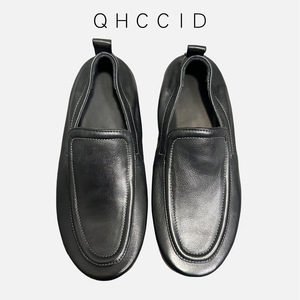 Mocasines de cuero Qinhong para hombre, zapatos de color sólido con tacón plano, informales, de negocios, con suela suave, color negro - Product Image 3