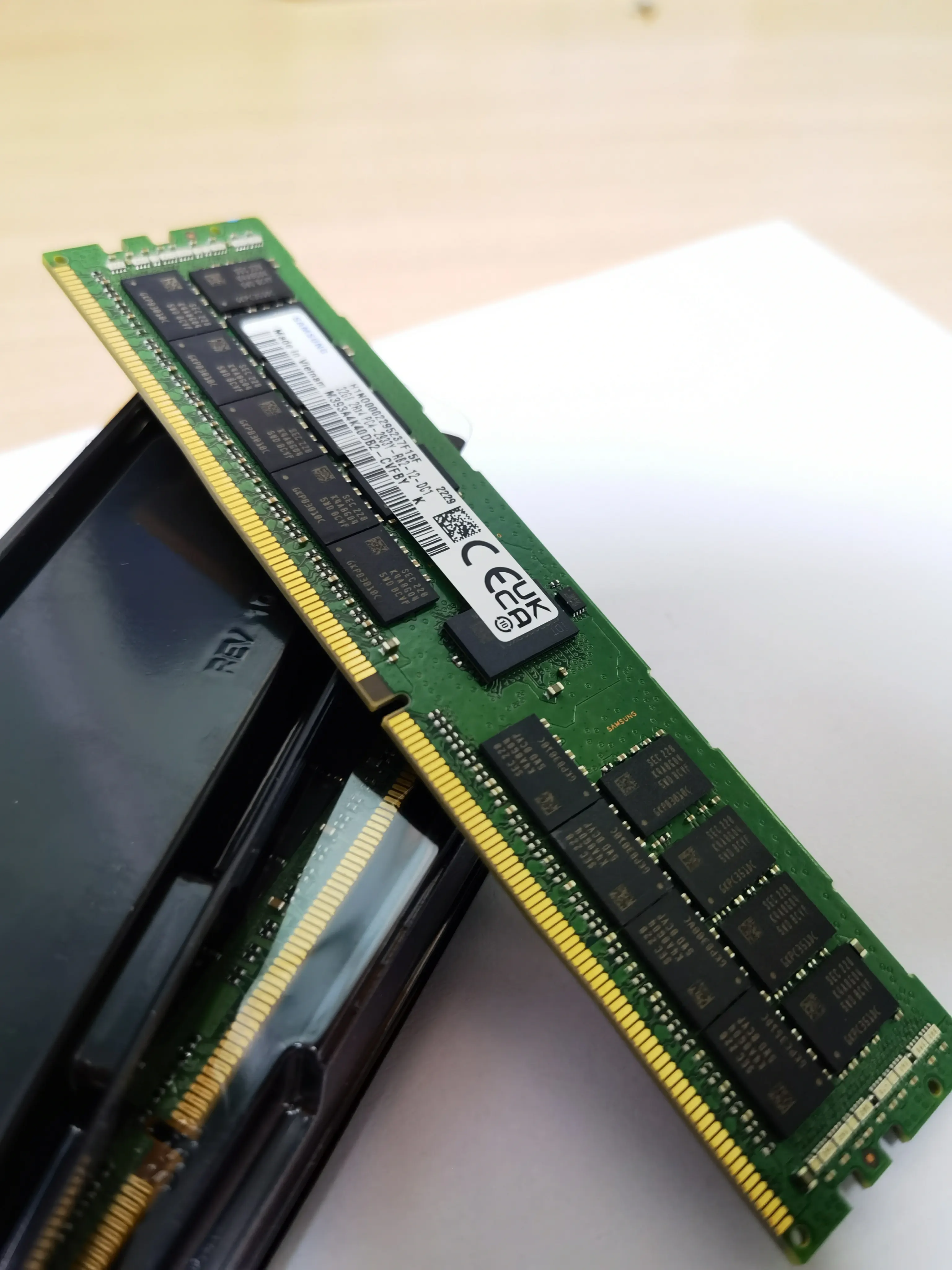 Sıcak satış Sam Sung SK MT DDR4 32GB RAM stokta büyük miktarda fabrika toptan fiyat 2Rx4 PC4-2933Y-RB2-12-DC1