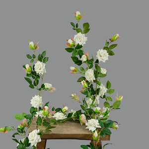 ดอกกุหลาบกำมะหยี่สีขาวจาก Dongchen Crafts สำหรับตกแต่งงานแต่งงาน สามารถนำกลับมาใช้ใหม่ได้ - Product Image 1