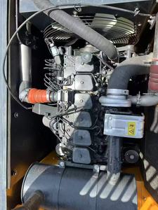 Vente flash : Excavatrice sur chenilles d'occasion 22 tonnes de haute qualité HYUNDAI HX220HD avec une capacité standard de 1,0 m³ en stock - Product Image 4