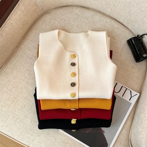 Nouveau Gilet Tricoté <span class=keywords><strong>Sans</strong></span> Manches Amincissant <span class=keywords><strong>Femme</strong></span> Automne 2025, Haut <span class=keywords><strong>Court</strong></span> Boutonné Coloré avec Logo Avant - Product Image 4