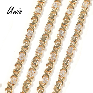 Bracciale UWIN 2025 con Cuori Diamantati Stampati, Bracciale a Catena XO con Cuori e Baci Placcato Oro 18K - Product Image 1