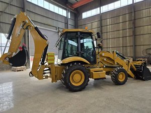 Chargeuse-pelleteuse Caterpillar 420F IT d'occasion, version à pivot central, haute capacité de levage - Product Image 5