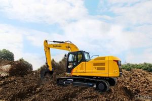 Nueva Excavadora de 26 Toneladas 926F con Línea de Martillo para Movimiento de Tierras - Product Image 3
