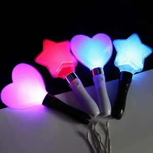 Barras de luz LED de plástico intermitente de 7 colores, barras de luz de concierto que cambian de Color para festivales de música, <span class=keywords><strong>Bar</strong></span>, accesorios para animar, mejorar - Product Image 4