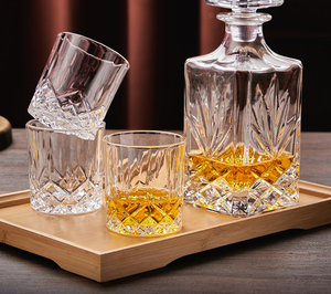 <span class=keywords><strong>Carafe</strong></span> à whisky personnalisée en cristal avec gravure de nom pour bourbon, scotch, spiritueux – Forme carrée – Idéale pour bar à domicile – Vente en gros – Cadeau - Product Image 6