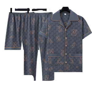 Fornitore di pigiami Casual da <span class=keywords><strong>uomo</strong></span> in tre pezzi 100% <span class=keywords><strong>cotone</strong></span> traspirante Set primavera estate <span class=keywords><strong>pantaloni</strong></span> a maniche corte sottili pantaloncini da casa vestiti di filato - Product Image 1