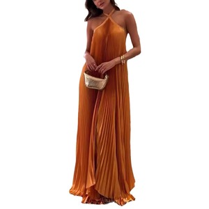 Sitio Independiente para Mujeres Europeas y Americanas: Vestido Largo Sexy con Cuello Halter, Espalda Descubierta, Cintura Alta, Plisado y sin Mangas, Moda Otoñal - Product Image 5