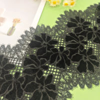 Découpe au laser de matériaux en velours, dentelle à double couche pour lingerie, soutien-gorge, robes de mariée et chemises pour hommes.