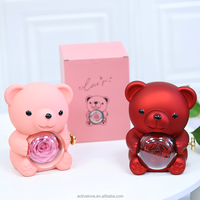 Boîte Carrée Rotative Ours en Gros avec Fleurs Éternelles Préservées pour Bijoux, Cérémonies de Remise des Diplômes, Noël, Thanksgiving, Saint-Valentin