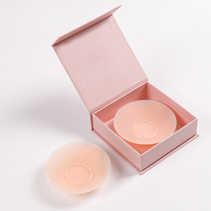 Cubrepezones de silicona reutilizables, autoadhesivos, sin costuras y transpirables, invisibles, con caja magnética para mujer, al por mayor - Product Image 1
