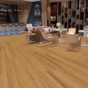 Láminas de Vinilo SPC con Acabado en Relieve 3D, Absorbentes de Sonido, Estilo Madera de Pino Suizo, para Pisos - Product Image 1