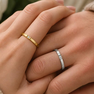 Anillos <span class=keywords><strong>de</strong></span> Pareja <span class=keywords><strong>de</strong></span> Acero Inoxidable al por Mayor, <span class=keywords><strong>Anillo</strong></span> <span class=keywords><strong>de</strong></span> <span class=keywords><strong>Promesa</strong></span> Minimalista <span class=keywords><strong>de</strong></span> 2 mm <span class=keywords><strong>para</strong></span> Mujeres y Hombres - Product Image 1