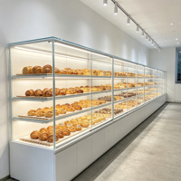 Vitrine à pain carrée en verre haut de gamme multifonctionnelle avec cadre doré, éclairage LED, armoire en verre moderne pour boulangerie-café