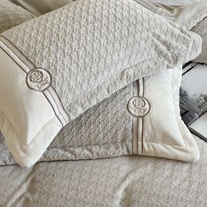 ชุดผ้าห่มนวมขนแกะดูโอ ซี ไอ เม่ย เหมียน คัง 4 ชิ้น สีพื้น สำหรับฤดูหนาว อุ่นสบาย ใช้ในบ้าน ซักเครื่องได้ - Product Image 3