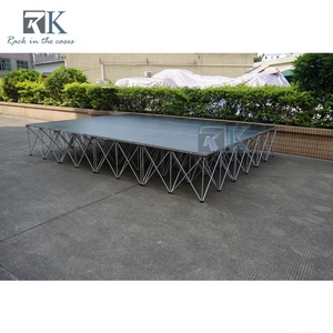 Scène pliante avec jupes de scène, plateforme portable, installation rapide - Product Image 4