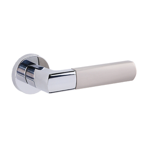 Manija de puerta de lujo de alta gama en níquel satinado mate con rosca redonda, palanca interior separada y juego de cerradura con escutcheon. - Product Image 2