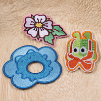 Patchs brodés personnalisés en gros, motifs couronnes mignonnes, badges logo, appliques à coudre pour vêtements, sacs à dos, casquettes