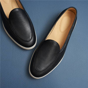 รองเท้าลำลองทำมือจากอังกฤษ รองเท้าผู้ชายแบบแบน รองเท้าลำลองหนังแท้ สวมใส่สบายและกันลื่น - Product Image 6