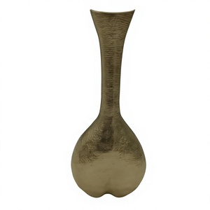 Maceta de Flores de Lujo Estilo Bohemio, Color Dorado, Técnica de Fundición a Mano, Jarrones Decorativos de Metal, Decoración de Bodas, Florero de Mesa - Product Image 1