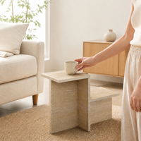 Table basse en bois artisanale super élégante avec un style rustique de ferme