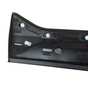 Moulure inférieure de porte avant droite Xinwo 31448317 pour <span class=keywords><strong>Volvo</strong></span> XC40 - Product Image 3