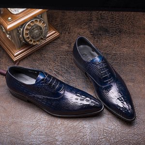 Chaussures en cuir formelles britanniques - chaussures simples pour hommes. Style embossé à motif crocodile tendance. Chaussures en cuir tendance pour hommes - Product Image 3