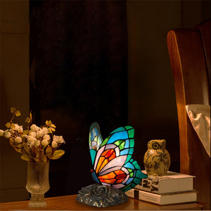Lampada da Tavolo Moderna Stile <span class=keywords><strong>Tiffany</strong></span> a Forma di Farfalla in Vetro Colorato con Base in Resina LED Retrò Piccola Lampada Ornamentale per Casa e Camera da Letto - Product Image 3