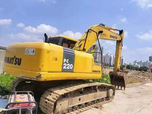 รถขุดไฮดรอลิกแบบตีนตะขาบ Komatsu PC220 มือสอง น้ำหนัก 22 ตัน พร้อมเครื่องยนต์และปั๊ม  ประวัติการใช้งานครบถ้วน เหมาะสำหรับงานก่อสร้างและเหมืองแร่ - Product Image 4