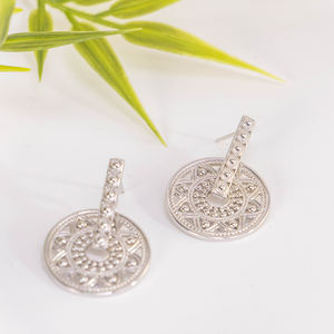 ต่างหูห่วงสไตล์โบฮีเมียน หรูหรา เรียบง่าย ไม่ซ้ำใคร งานฝีมือชุบทองบนเงิน ดีไซน์โปร่ง สำหรับงานแต่งงาน/วันครบรอบ - Product Image 3