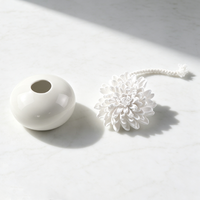 Diffuseur de parfum d'ambiance FinRu en céramique et porcelaine, avec pierres aromatiques et bâtonnets parfumés aux huiles essentielles pour la maison