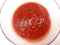 Vente en gros Chine de pâte de tomates fraîches sauce pour pâtes capsicum et ail purée de tomates en fûts personnalisable avec votre marque