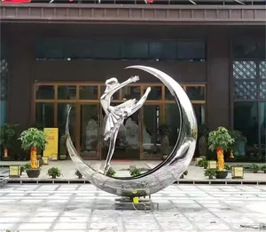 Praça da cidade decorada com escultura moderna de metal vitória senhora estátua de bailarina de aço inoxidável polido decoração ao ar livre