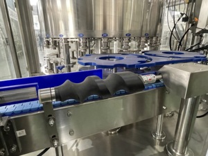 <span class=keywords><strong>Machine</strong></span> de remplissage et de bouchage automatique trois-en-un en acier inoxydable pour jus - Product Image 5