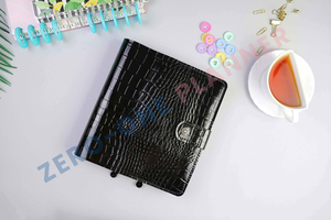 Classeur personnalisé A4 A5 A6 A7 recouvert de crocs, Saffiano, galets, planificateur, portefeuille, budget, avec boucle pour stylo - Product Image 6