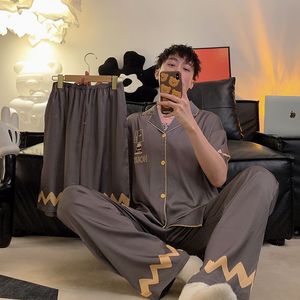 Conjunto de <span class=keywords><strong>pijamas</strong></span> de tres piezas de seda hielo y nieve de satén con solapa pequeña para hombre de verano al por mayor - Product Image 3