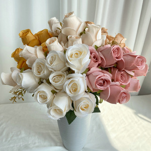 Ramo de 9 Rosas Artificiales Hechas a Mano con Tacto Real, Flores de Seda Impermeables para Decoración de Bodas, Hogar, Oficina y Centros de Mesa - Product Image 2