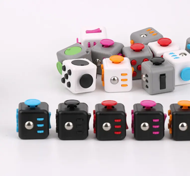 Fidget Activity Cube giocattoli Fidget Dice Infinity Cube per il commercio all'ingrosso 2022