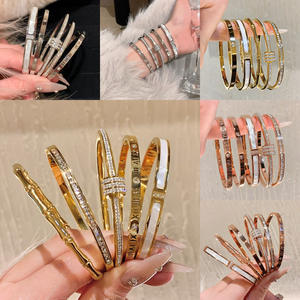 <span class=keywords><strong>Bracelet</strong></span> pour femme en acier inoxydable plaqué or 18 carats, résistant à l'eau et au ternissement, avec zircons et diamants, plusieurs styles - Product Image 2